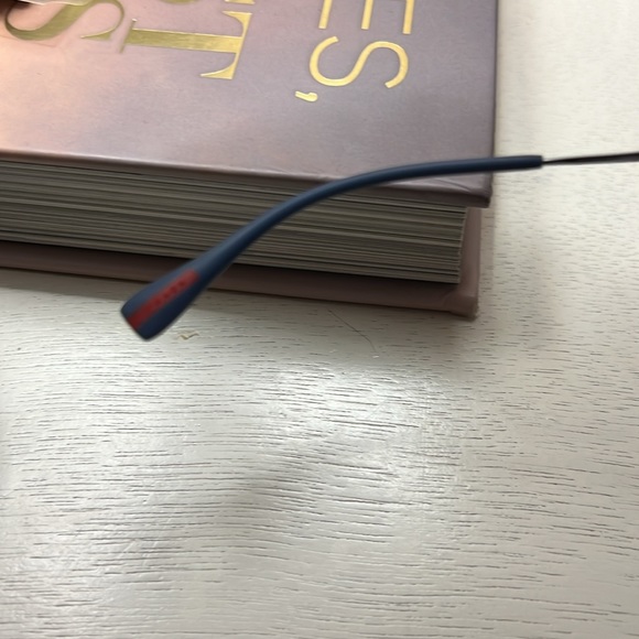 Prada Aviators with case and cloth - Picture 7 of 17